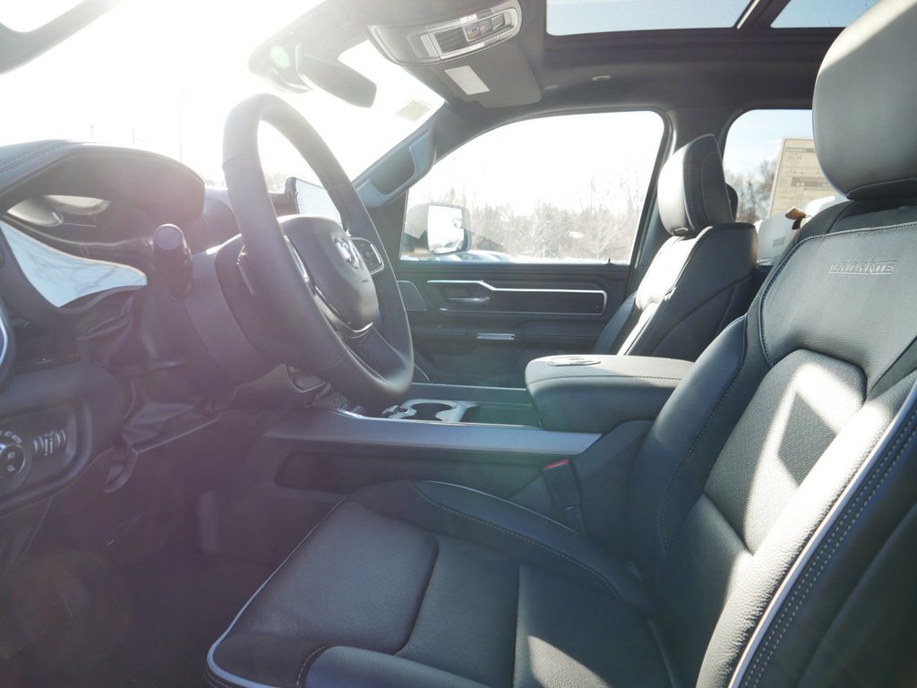 2025 RAM 1500 Laramie 33