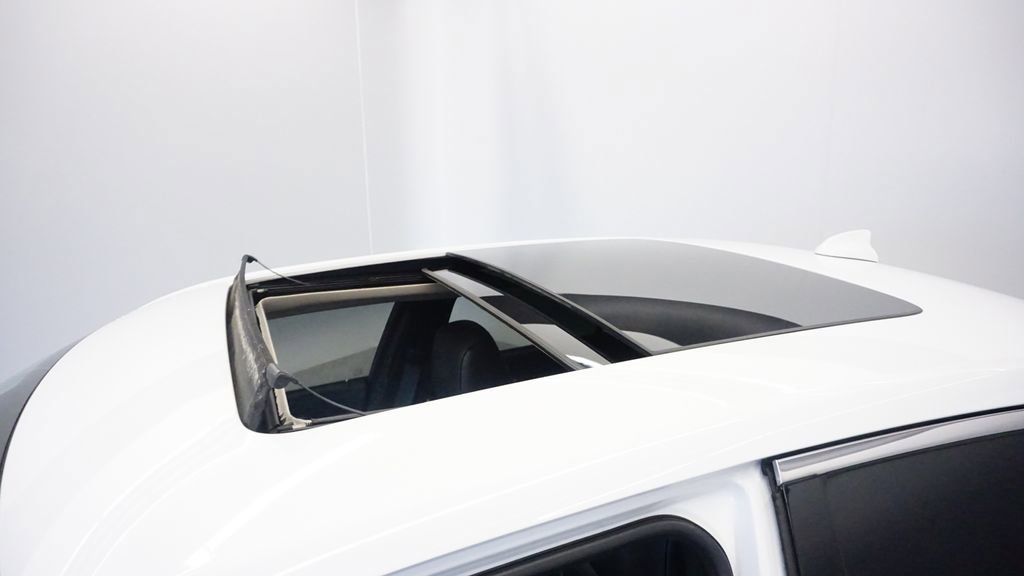 Thumbnail: 2019 Chrysler 300 - 37