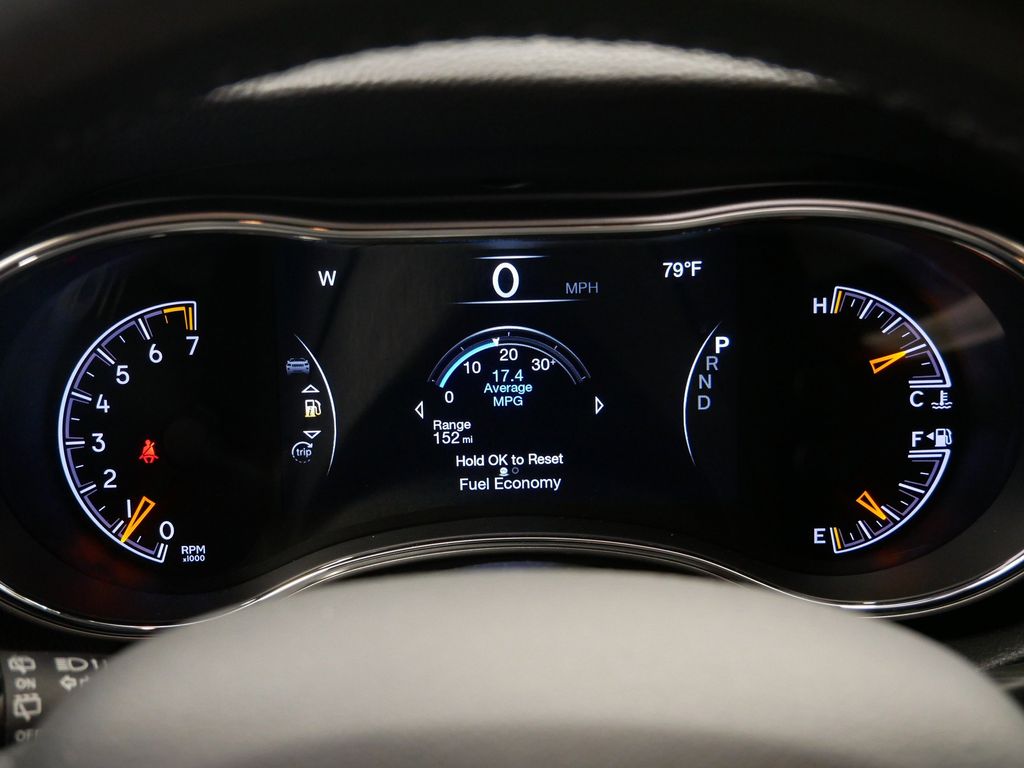 Thumbnail: 2022 Jeep Grand Cherokee - 28