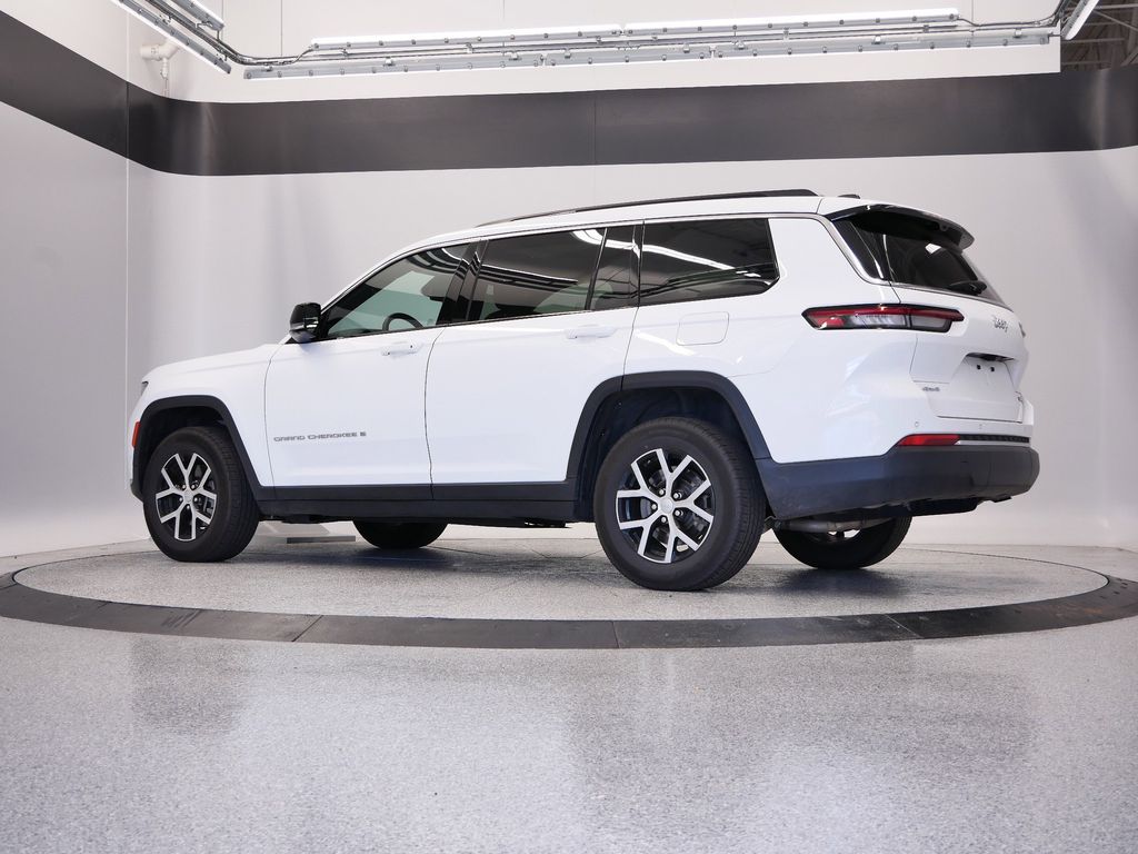 Thumbnail: 2024 Jeep Grand Cherokee L - 3