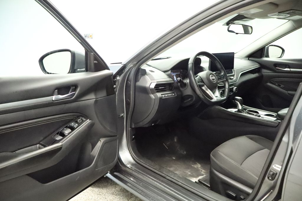 Thumbnail: 2023 Nissan Altima - 26