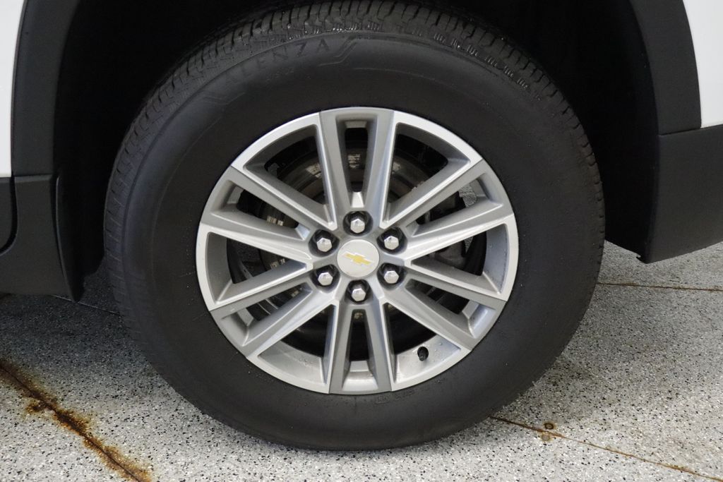 Thumbnail: 2022 Chevrolet Traverse - 16