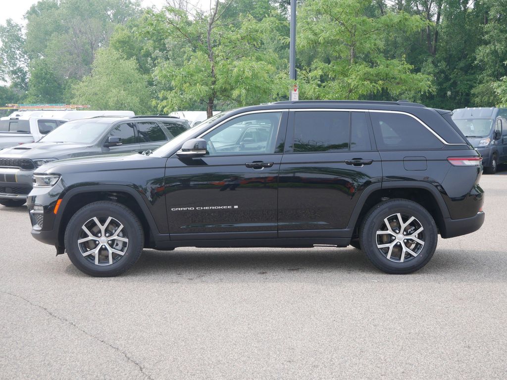 Thumbnail: 2025 Jeep Grand Cherokee - 4