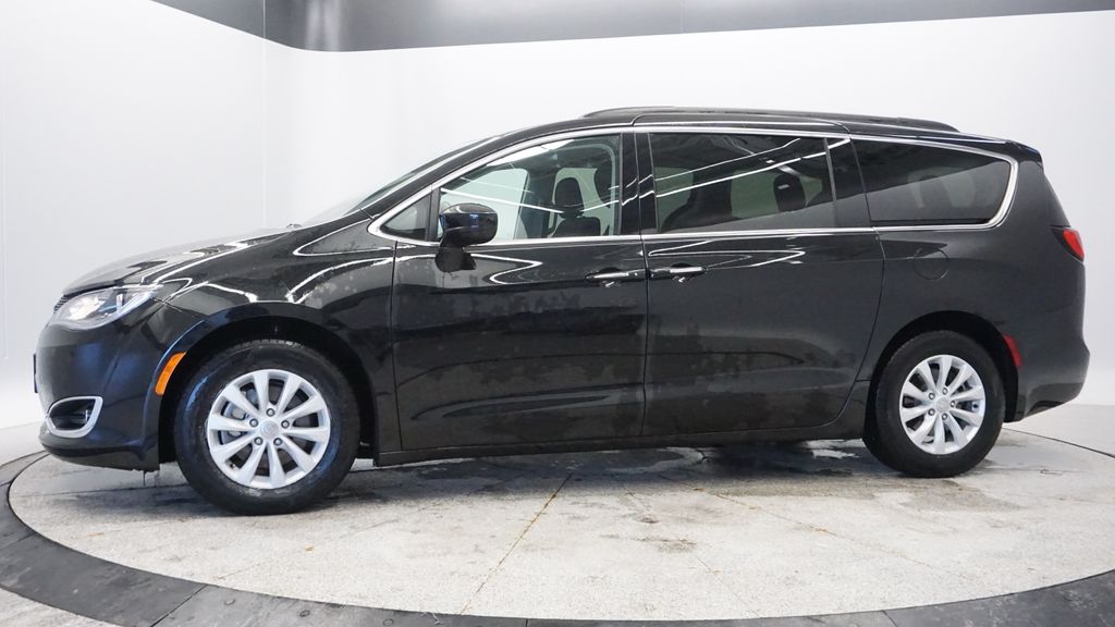 Thumbnail: 2018 Chrysler Pacifica - 2