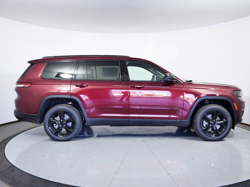 Thumbnail: 2025 Jeep Grand Cherokee L - 9