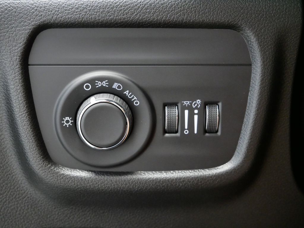 Thumbnail: 2025 Jeep Grand Cherokee L - 25