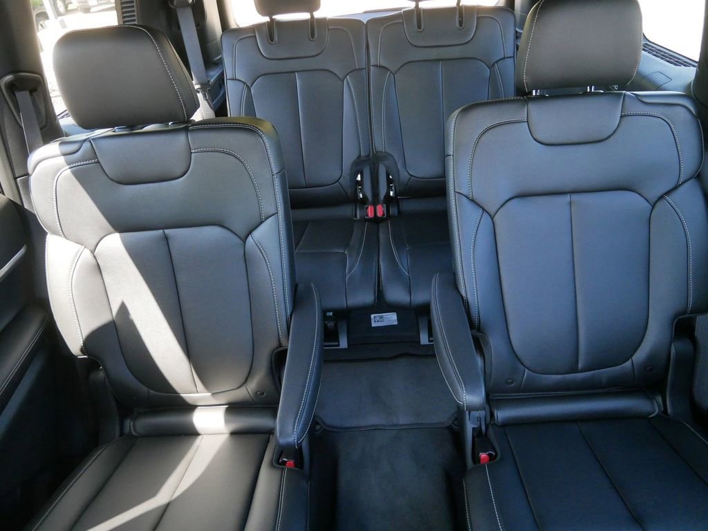 Thumbnail: 2025 Jeep Grand Cherokee L - 32