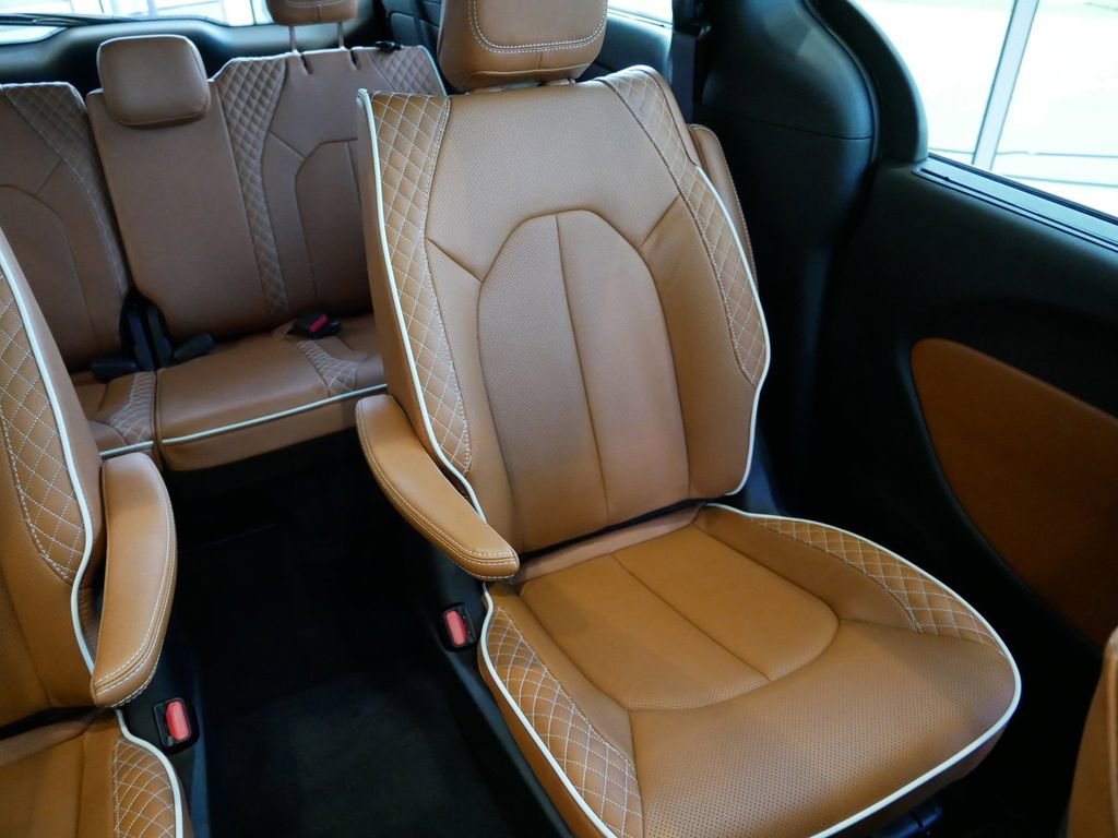 Thumbnail: 2026 Chrysler Pacifica - 36