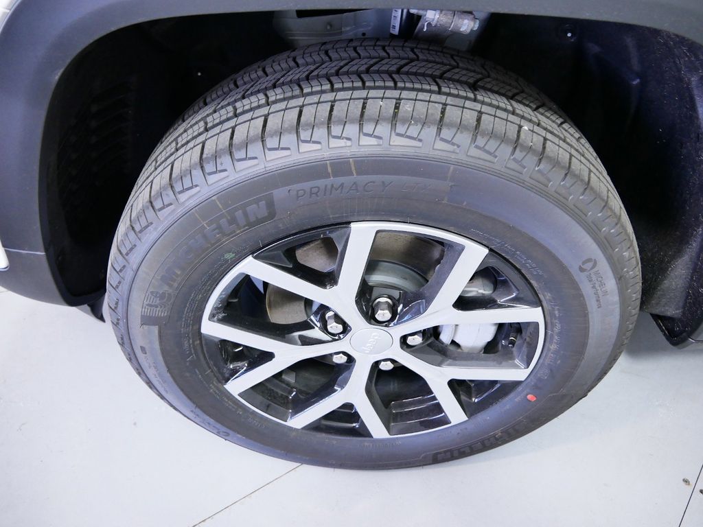 Thumbnail: 2025 Jeep Grand Cherokee - 21