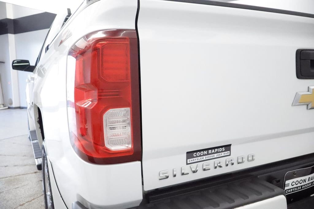 Thumbnail: 2017 Chevrolet Silverado 1500 - 12