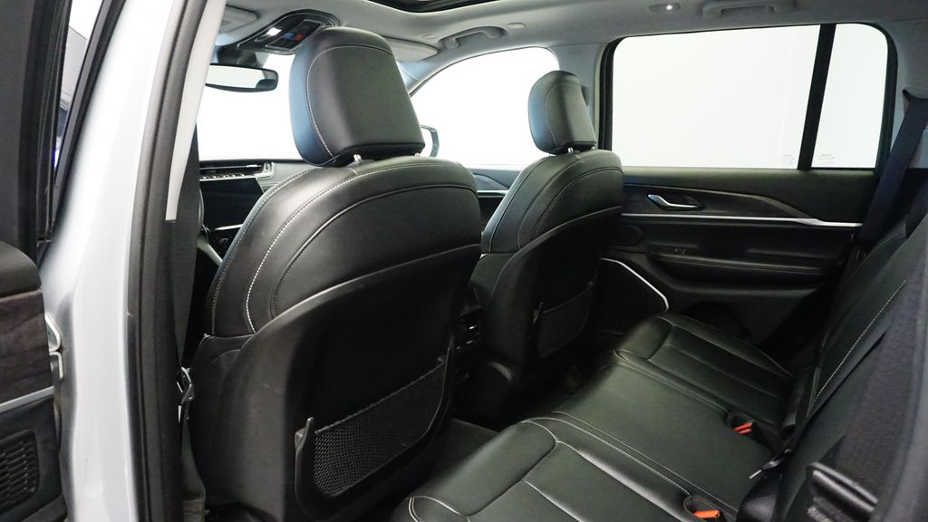 Thumbnail: 2022 Jeep Grand Cherokee - 21