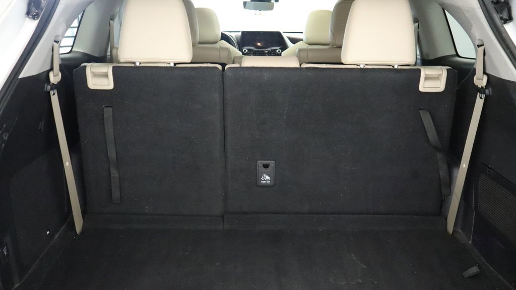 Thumbnail: 2022 Toyota Highlander - 17