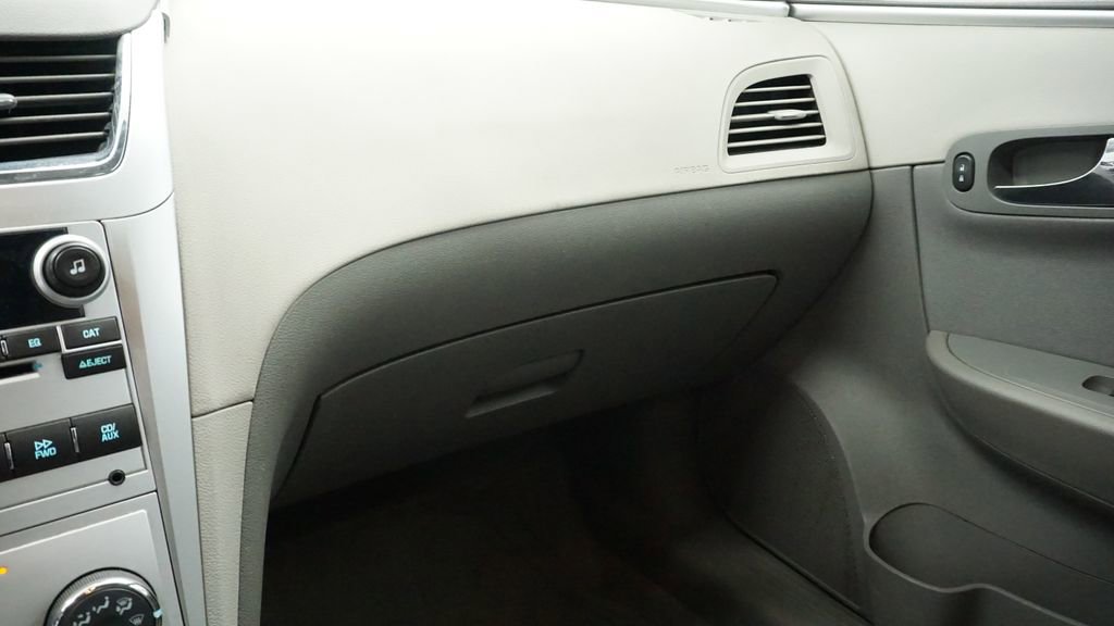 Thumbnail: 2012 Chevrolet Malibu - 24