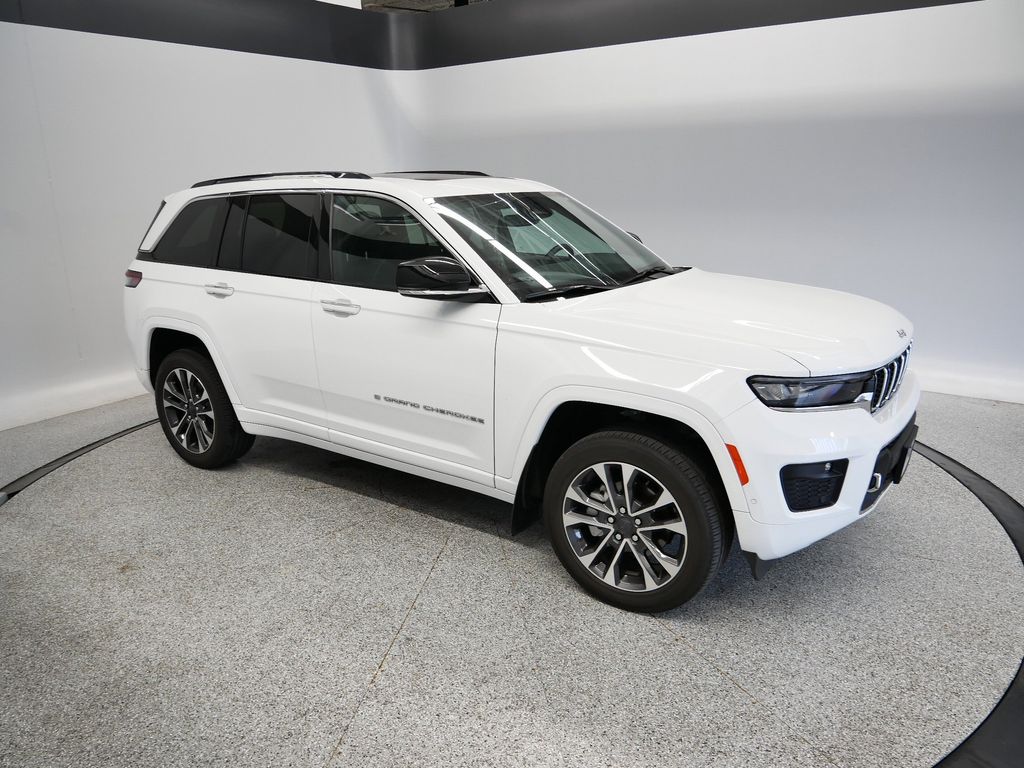 Thumbnail: 2022 Jeep Grand Cherokee - 15