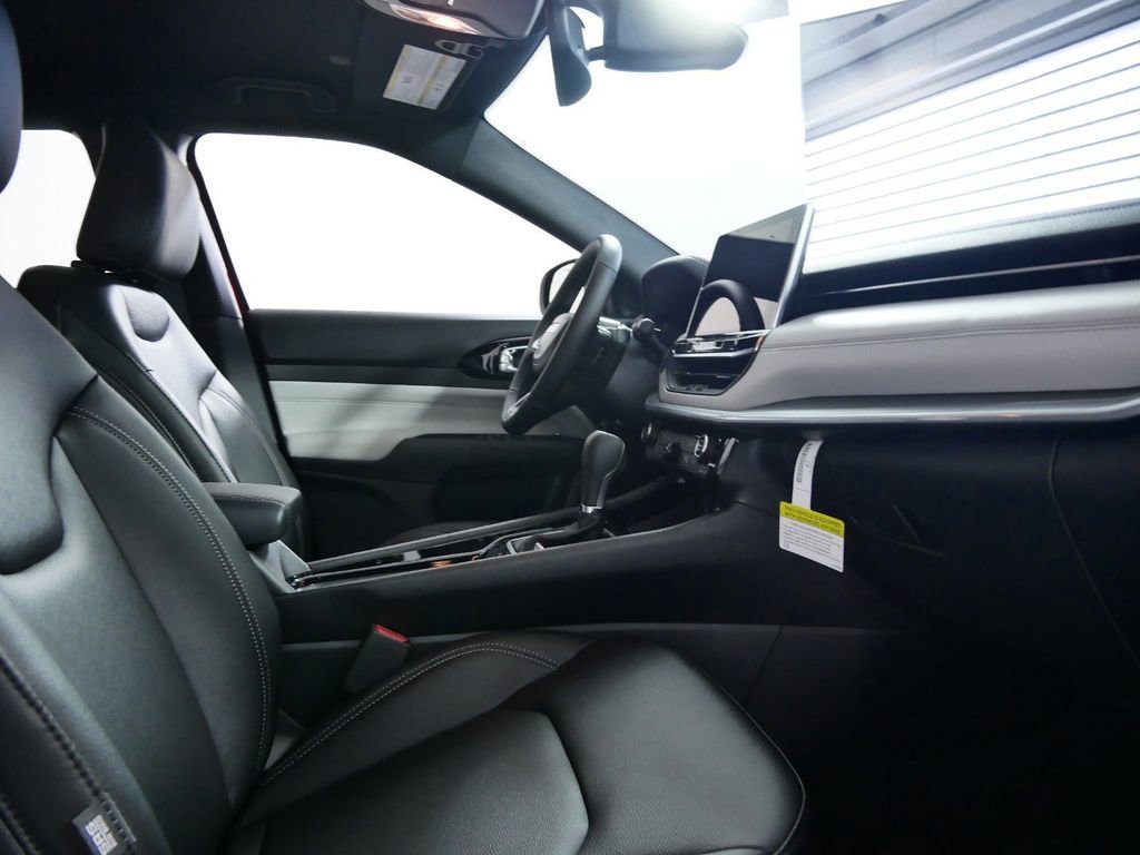 Thumbnail: 2025 Jeep Compass - 22