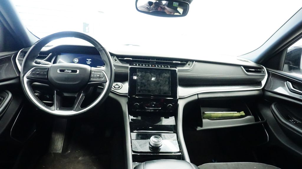 Thumbnail: 2022 Jeep Grand Cherokee L - 21