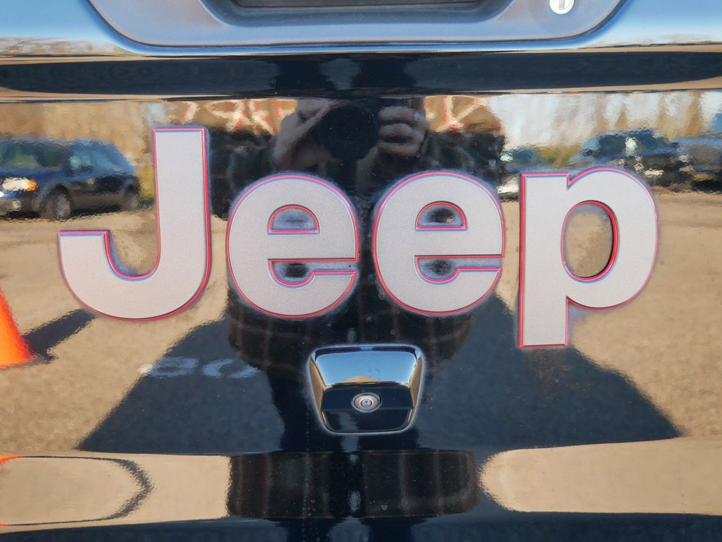 Thumbnail: 2020 Jeep Gladiator - 14