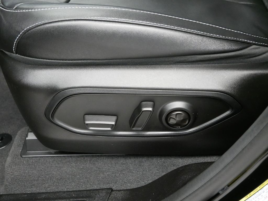 Thumbnail: 2022 Jeep Grand Cherokee L - 21