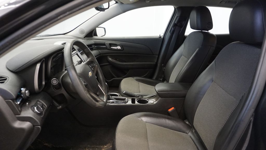 Thumbnail: 2014 Chevrolet Malibu - 32