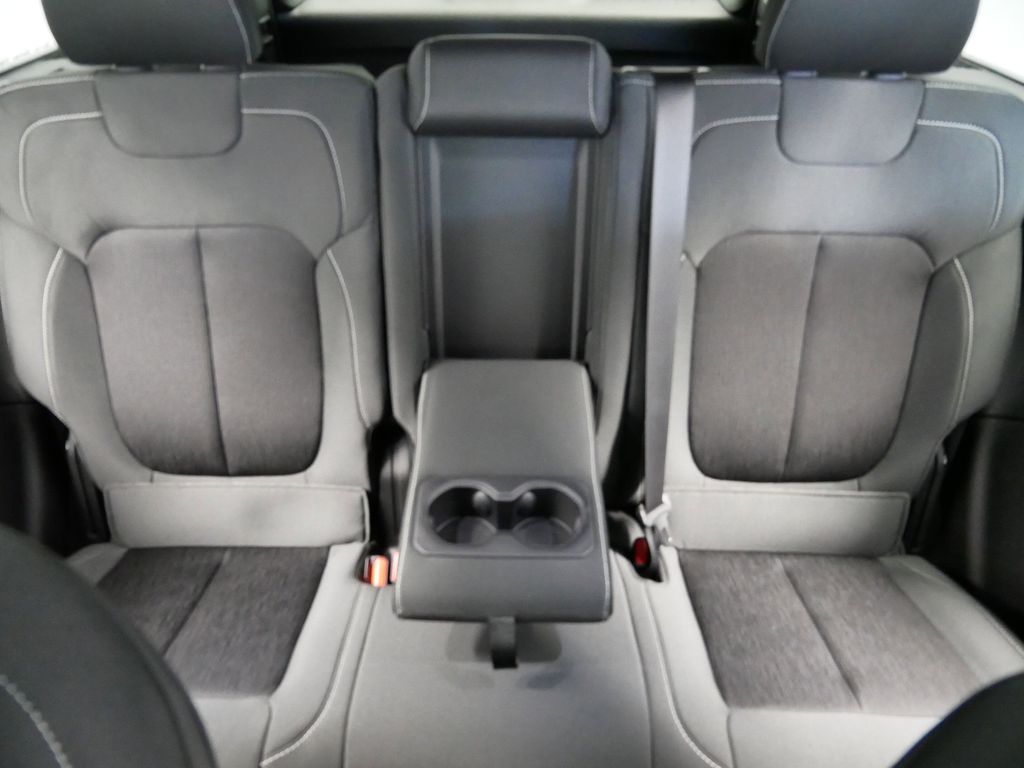 Thumbnail: 2025 Jeep Grand Cherokee - 21