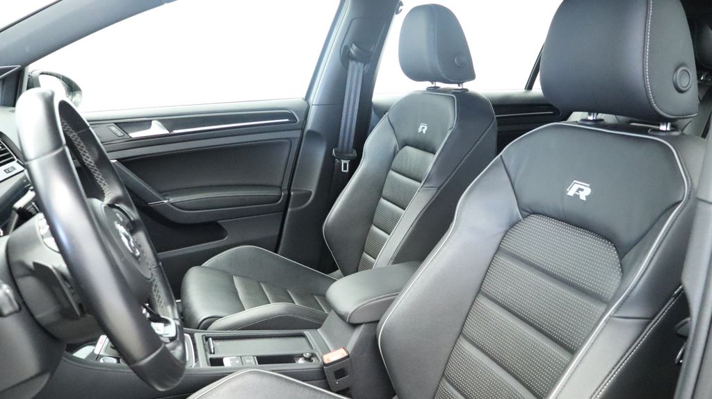 Thumbnail: 2019 Volkswagen Golf - 22