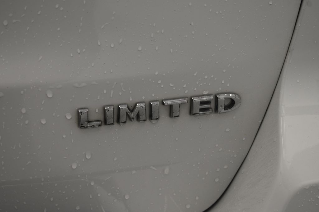 Thumbnail: 2020 Jeep Grand Cherokee - 10