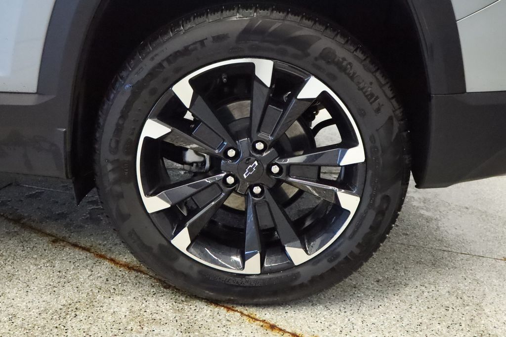 Thumbnail: 2025 Chevrolet Equinox - 17