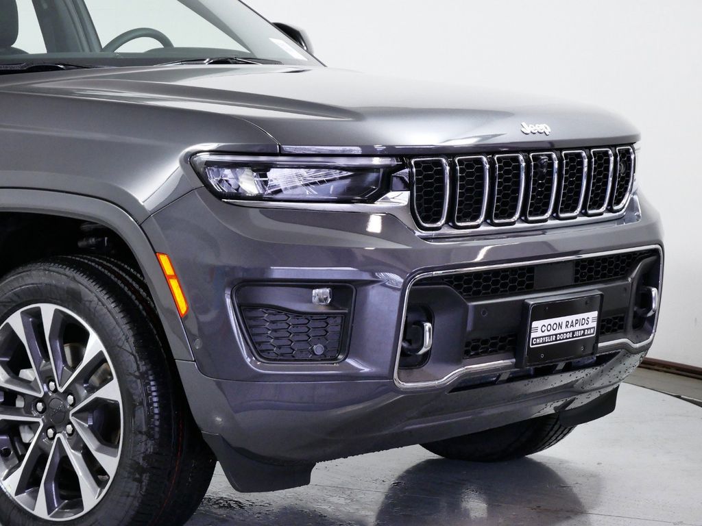 Thumbnail: 2025 Jeep Grand Cherokee - 3