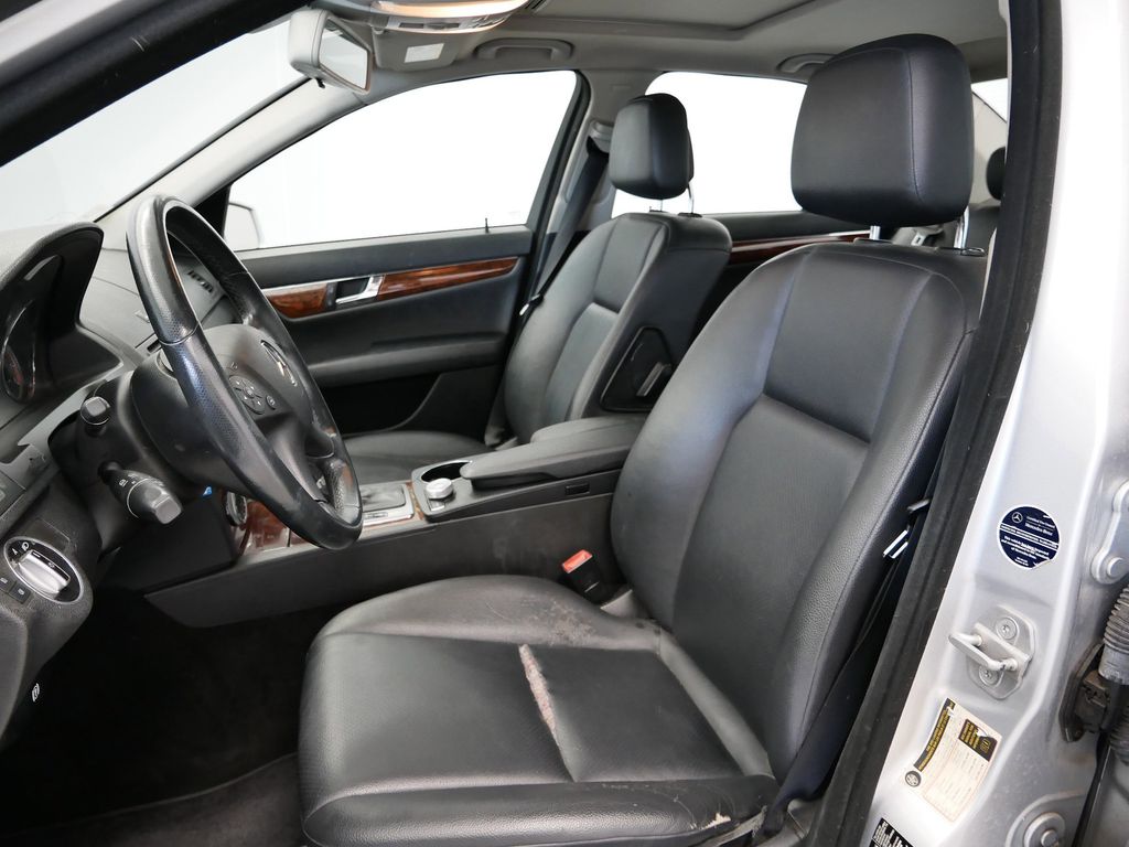 Thumbnail: 2011 Mercedes-Benz C-Class - 3