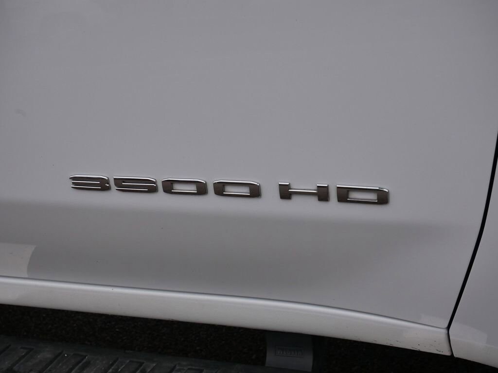 Thumbnail: 2022 GMC Sierra 3500 - 49