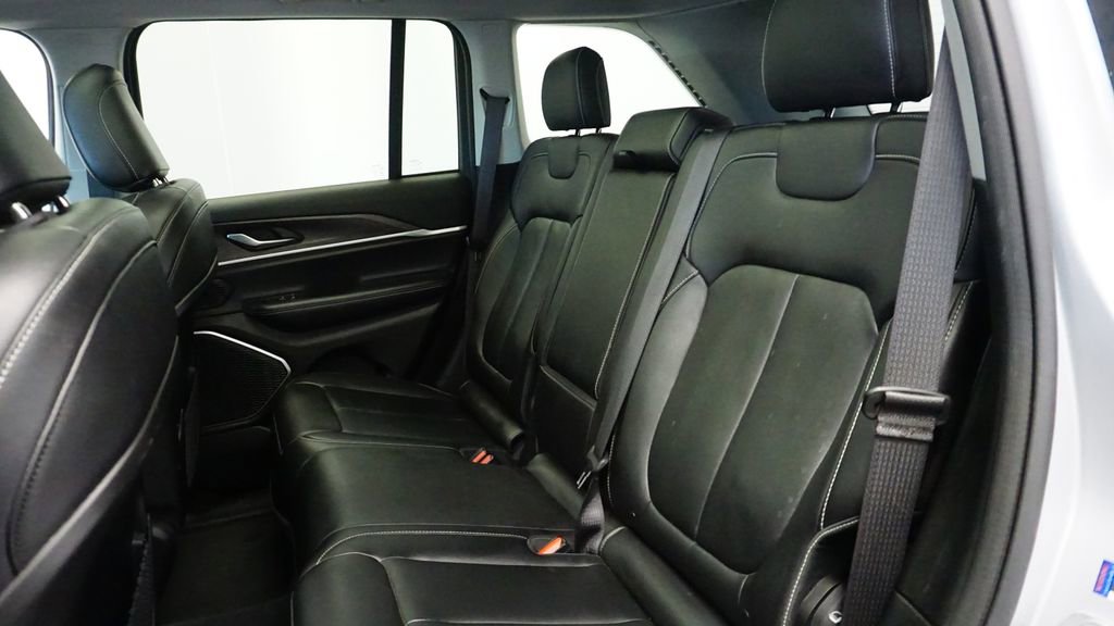 Thumbnail: 2022 Jeep Grand Cherokee - 22