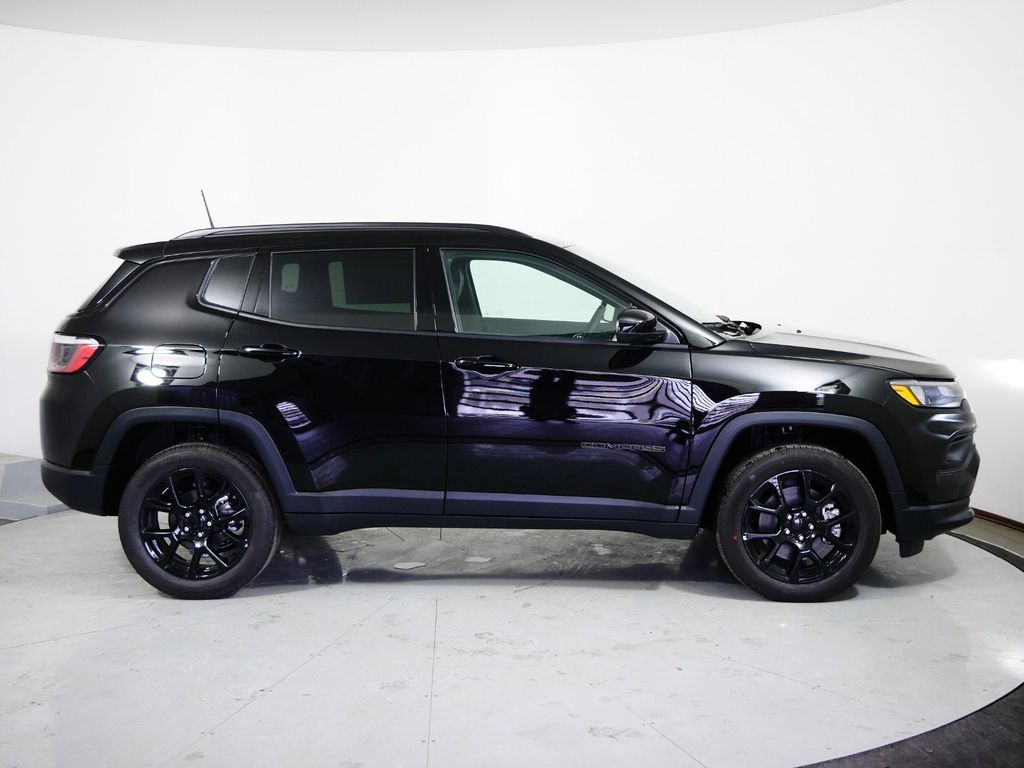 Thumbnail: 2024 Jeep Compass - 21