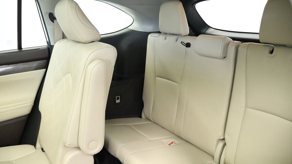 Thumbnail: 2022 Toyota Highlander - 22