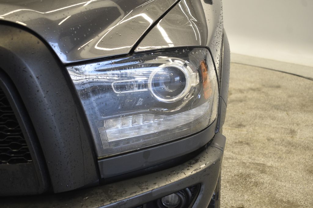 Thumbnail: 2019 RAM 1500 Classic - 18