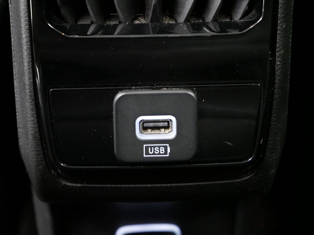 Thumbnail: 2022 Jeep Compass - 21