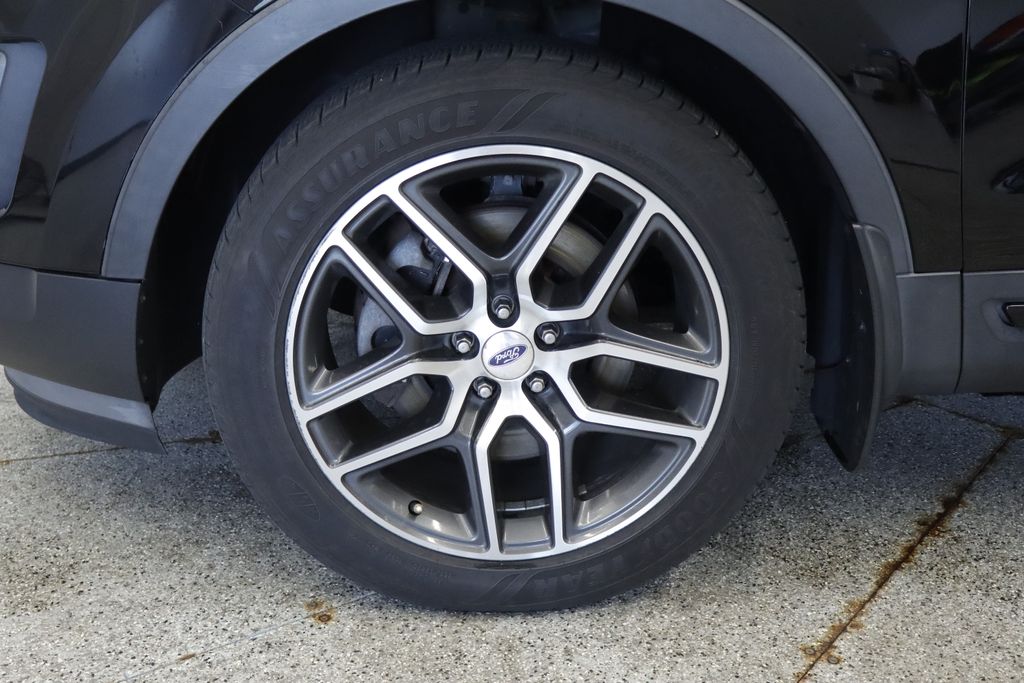 Thumbnail: 2016 Ford Explorer - 14