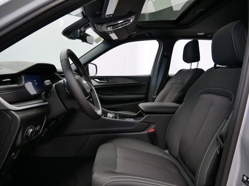 Thumbnail: 2025 Jeep Grand Cherokee - 3