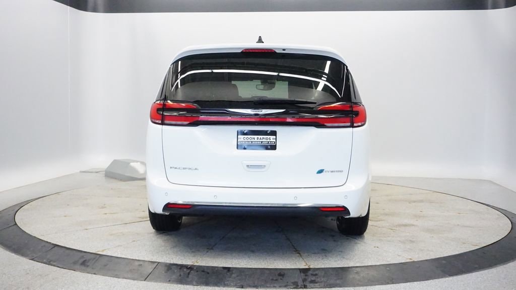 Thumbnail: 2024 Chrysler Pacifica - 4