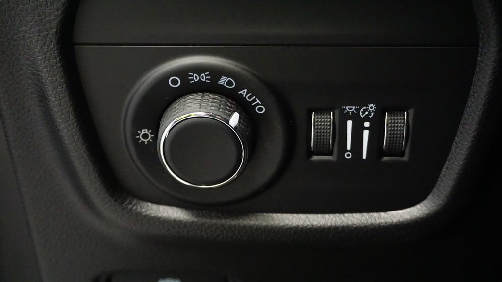 Thumbnail: 2023 Jeep Grand Cherokee L - 23