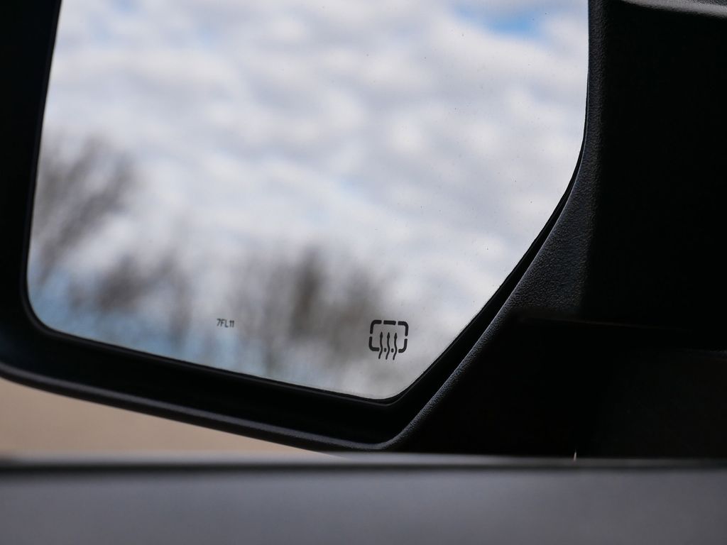 Thumbnail: 2012 Jeep Liberty - 26