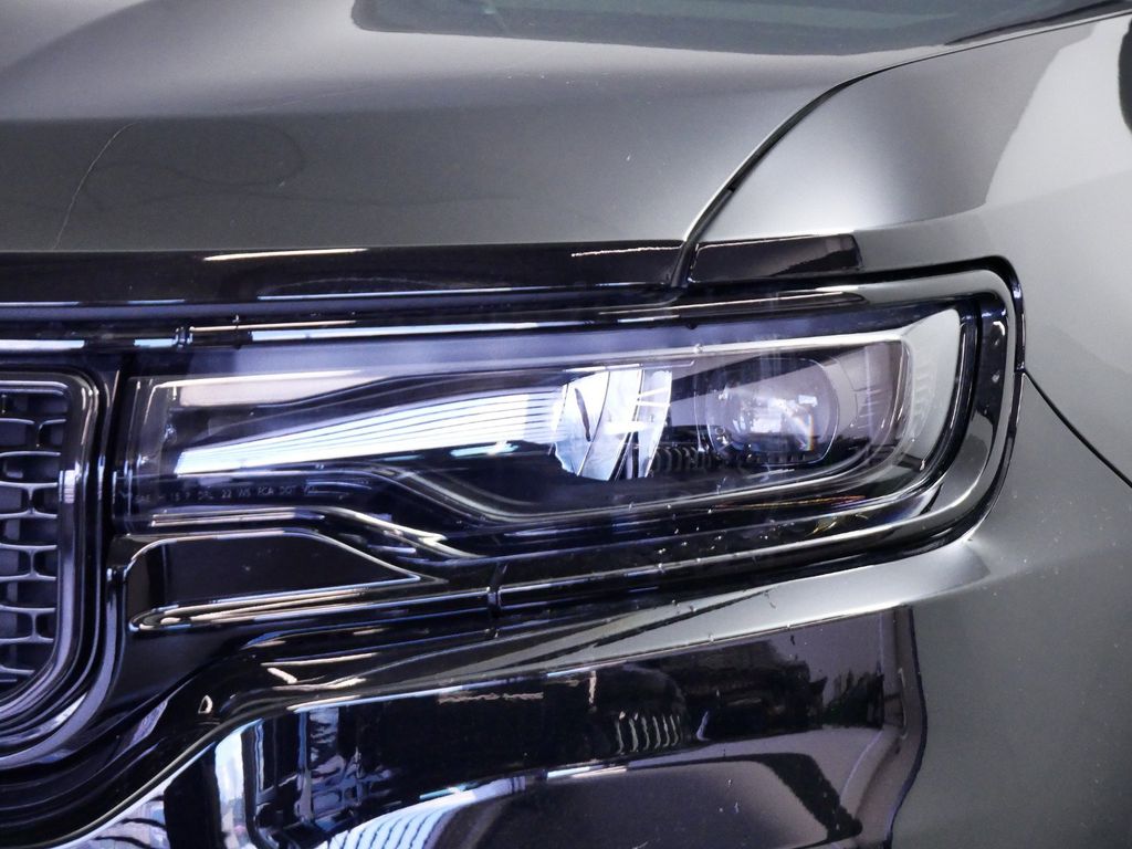 Thumbnail: 2024 Jeep Wagoneer - 18