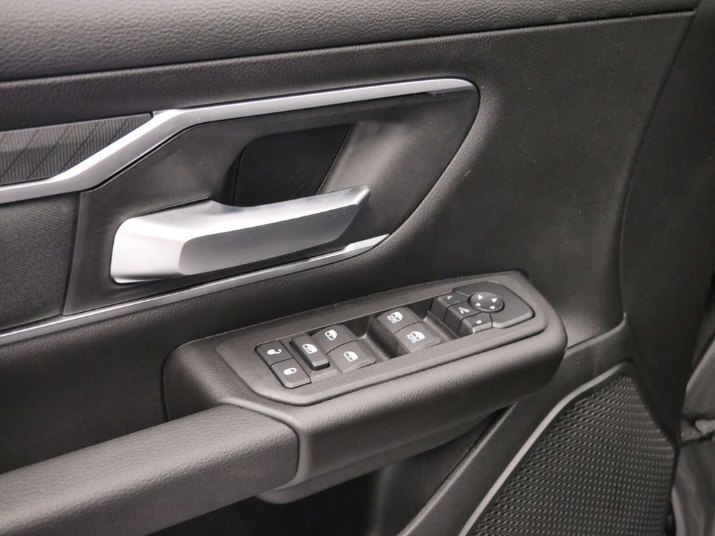 Thumbnail: 2026 RAM 1500 - 6