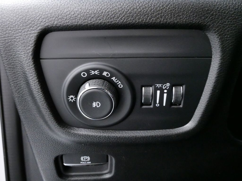 Thumbnail: 2024 Jeep Grand Cherokee - 39