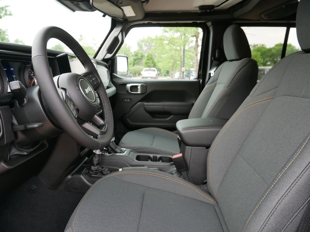 Thumbnail: 2025 Jeep Gladiator - 31