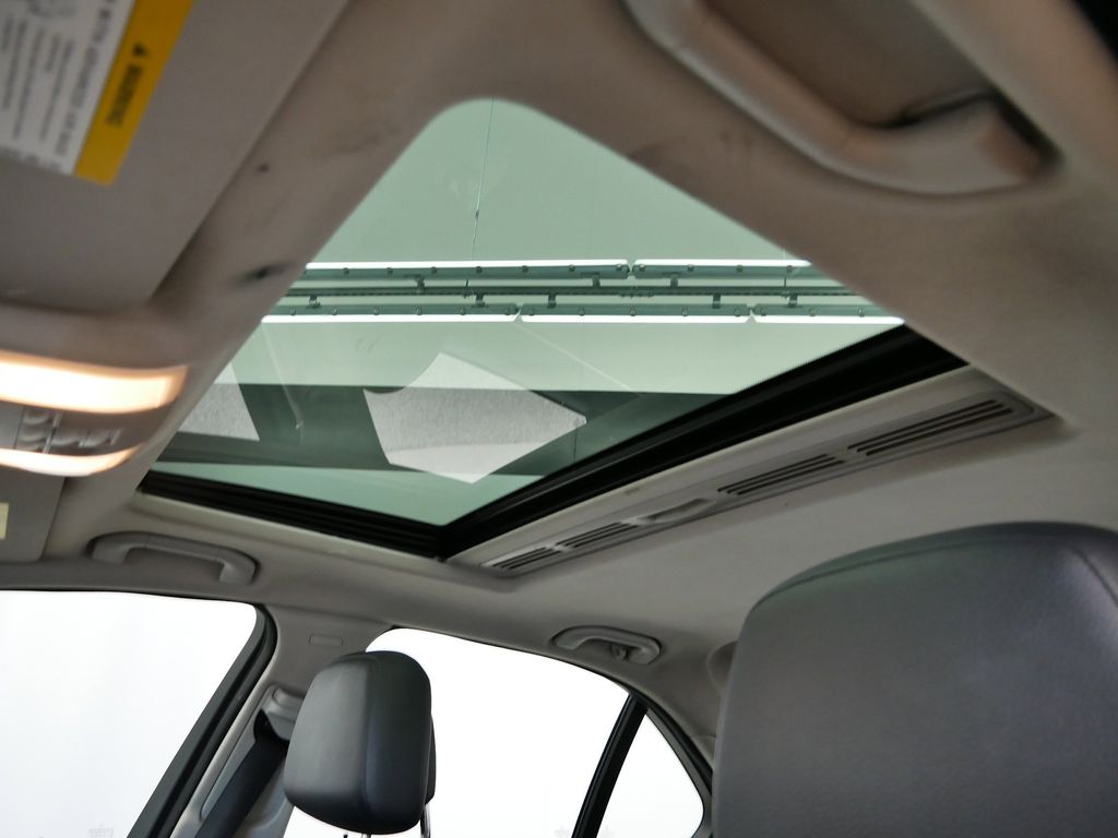 Thumbnail: 2011 Mercedes-Benz C-Class - 4