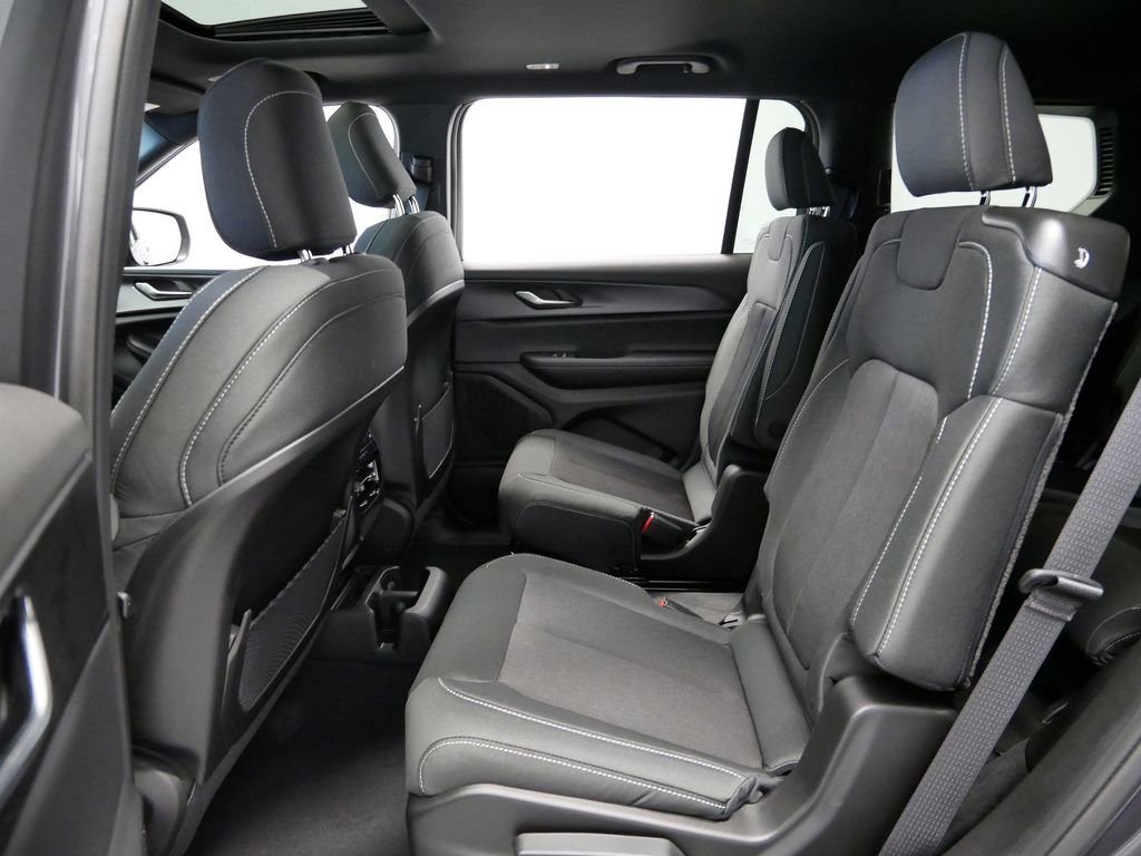 Thumbnail: 2025 Jeep Grand Cherokee L - 9