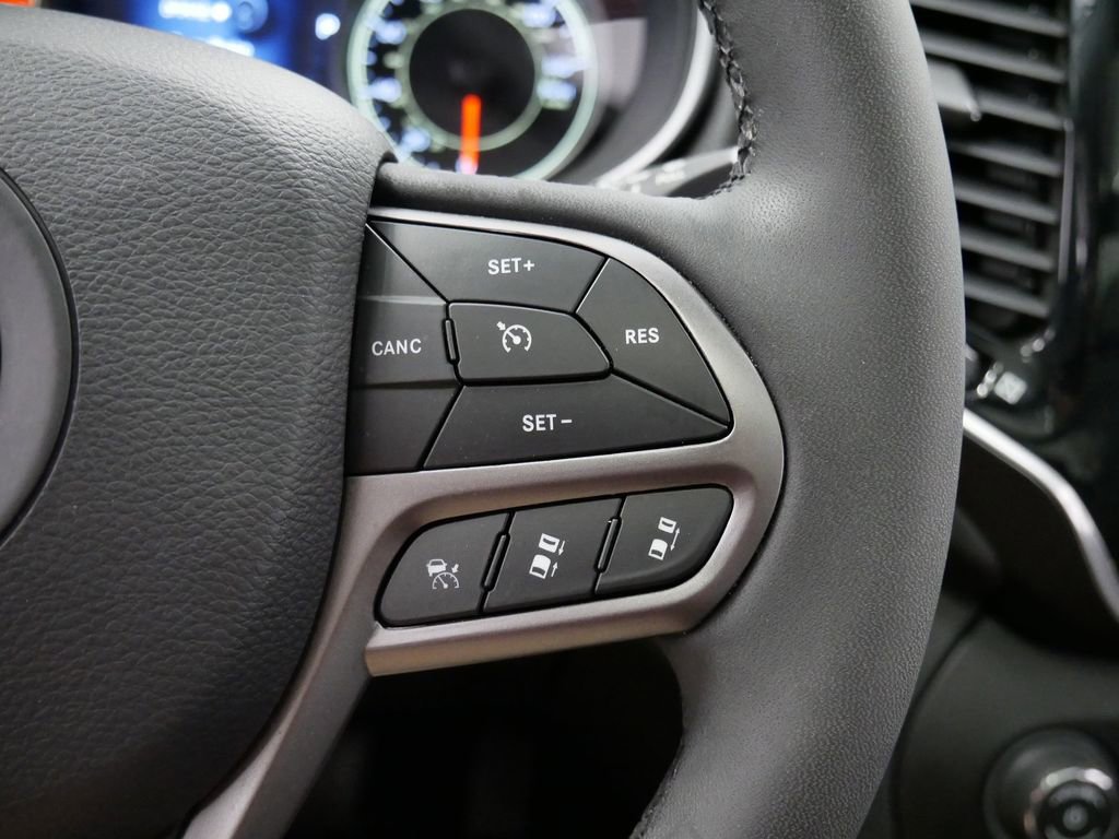 Thumbnail: 2022 Jeep Cherokee - 26