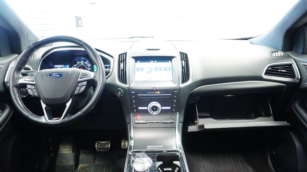 Thumbnail: 2019 Ford Edge - 24