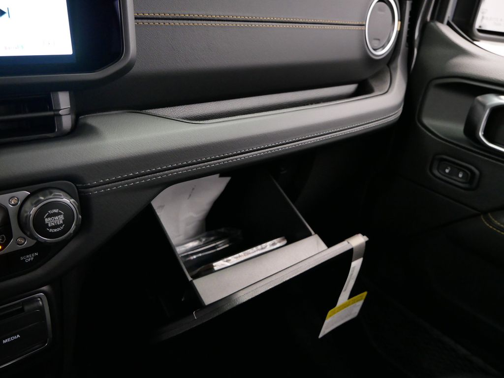 Thumbnail: 2025 Jeep Wrangler - 39