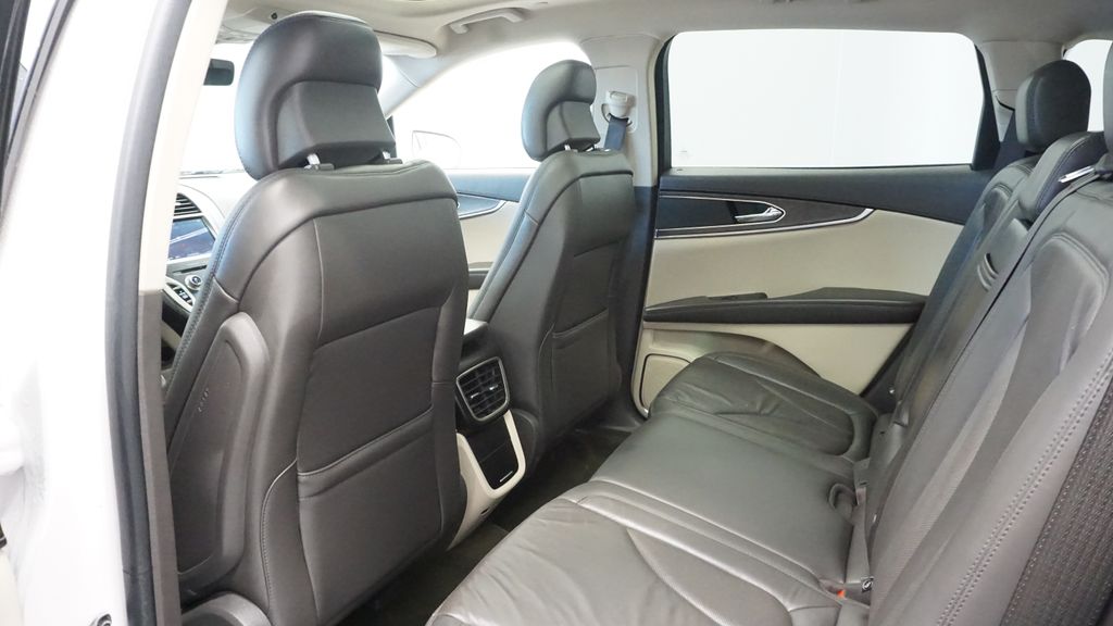 Thumbnail: 2019 Lincoln Nautilus - 21